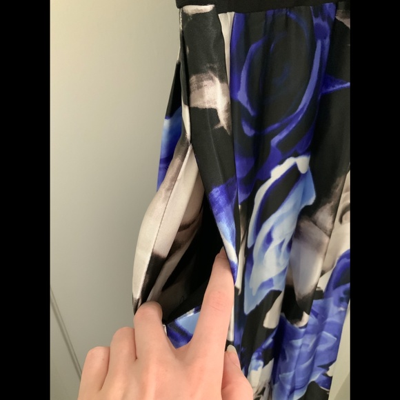 black & blue floral ballgown with pockets size 7 - Picture 3 of 5